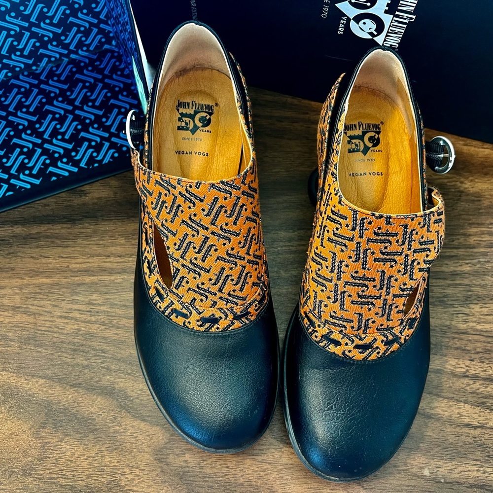 John Fluevog Achiever Vegan Shoes - Picture 6 of 7